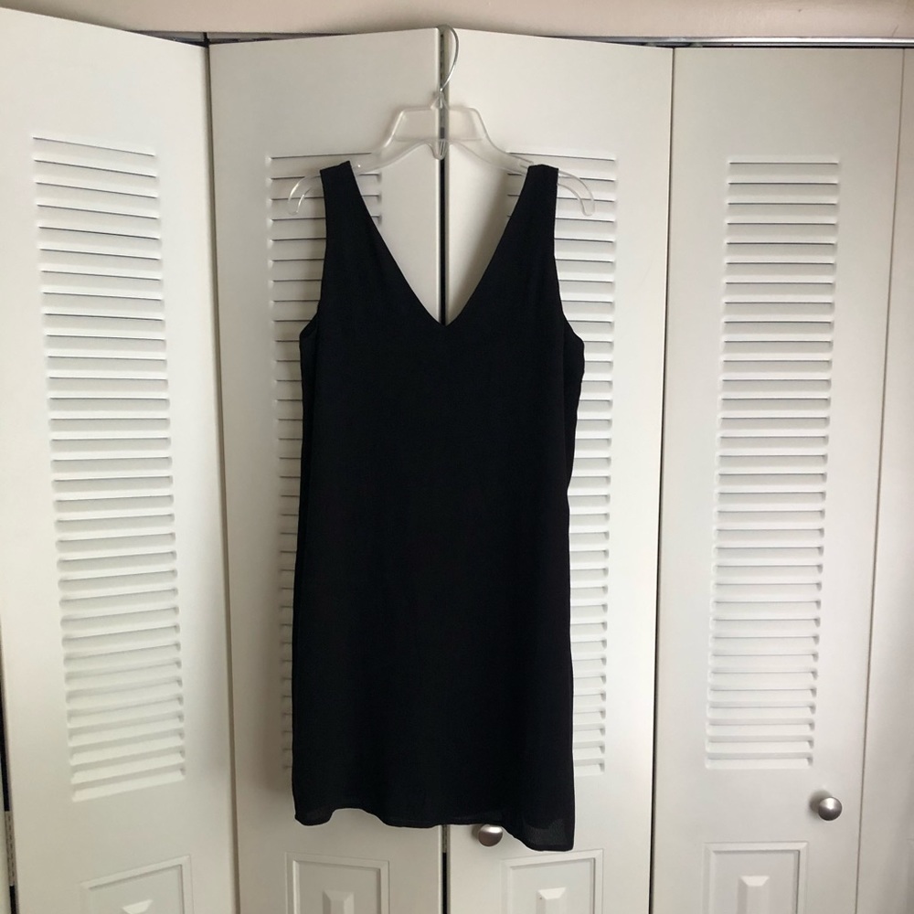 Lulu’s black minidress